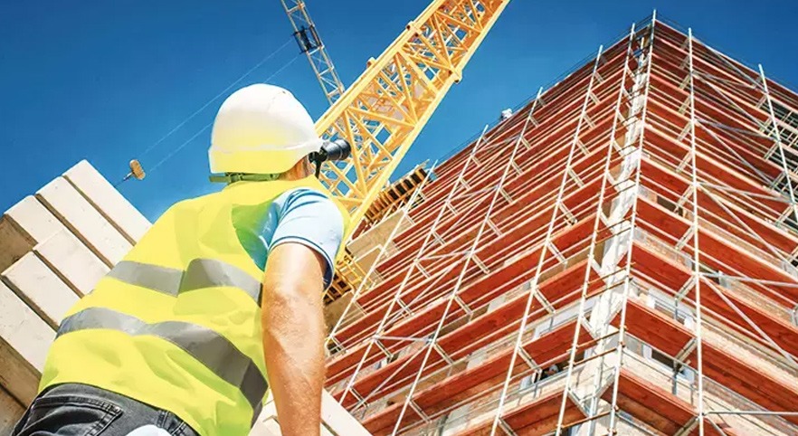 İkamet amaçlı bina inşa maliyetlerindeki yıllık ortalama artış yüzde 64,03 olurken, yeni konut fiyatları endeksi yüzde 102,84 oranında arttı. İlk el konut satışları yüzde 17,5 oranında geriledi