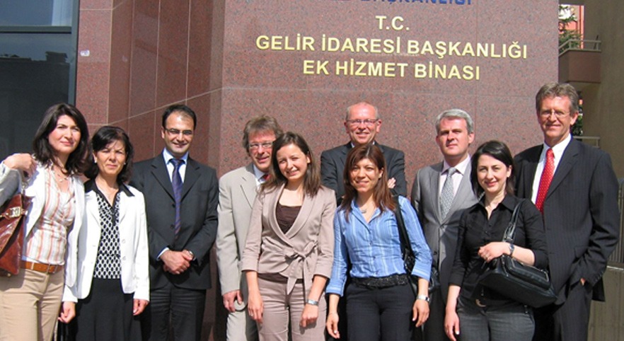Vergi İletişim Merkezi 14 yıldır Türkiye’ye hizmet veriyor